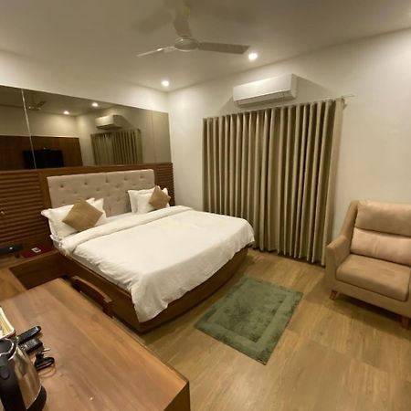 Hotel Evershine Rajkot Exterior photo